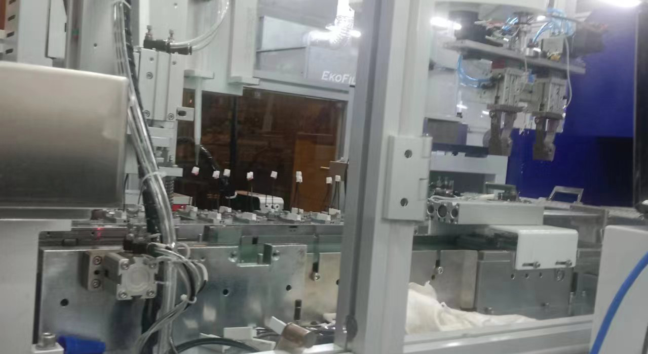 自動組裝旋鉚設備的特點、工作原理及使用注意事項